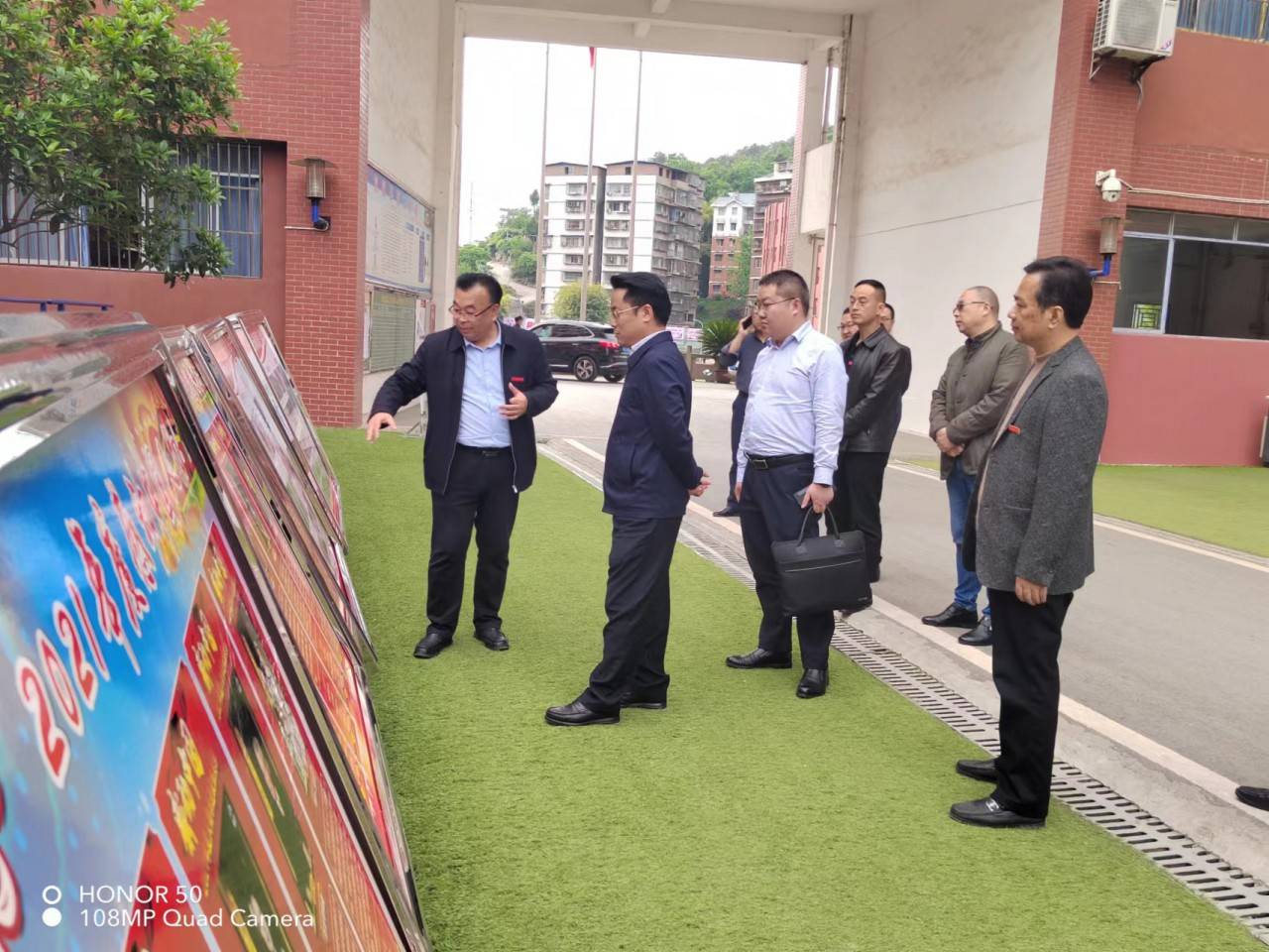 陈小双深入宣汉二中调研指导工作