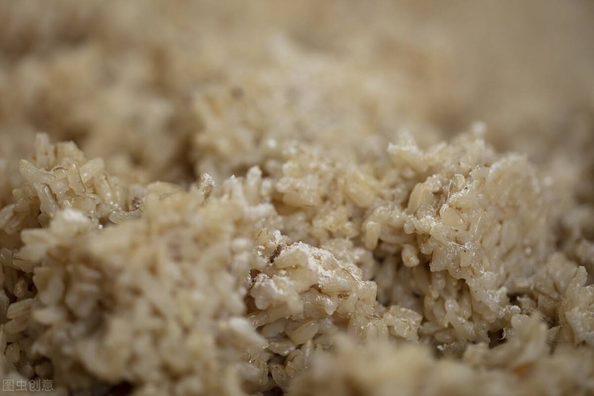 那些看不见的小东西决定了一款白酒风味_微生物_生产_酿酒