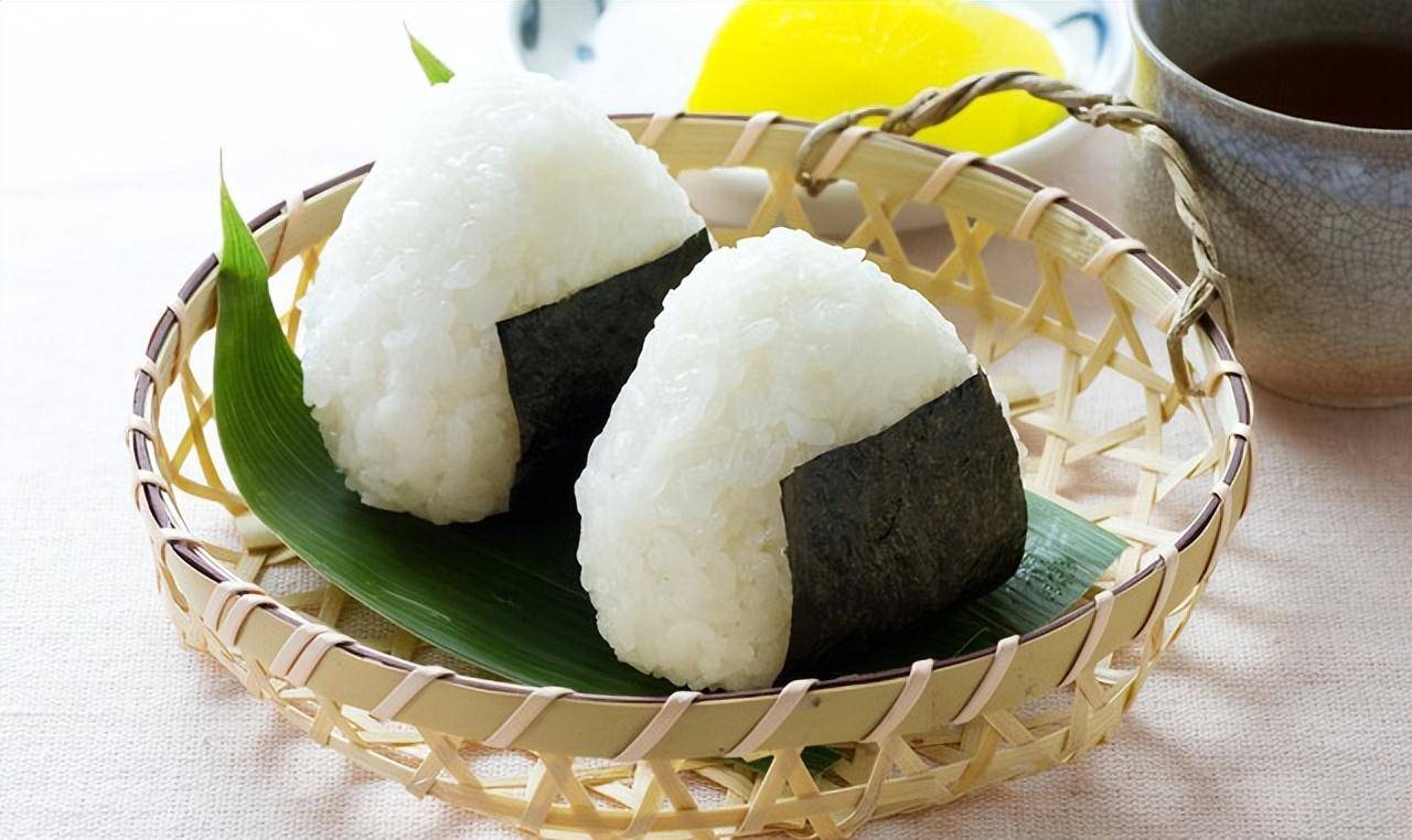 为什么御饭团要捏成三角形?