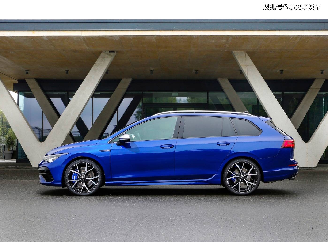 2023款高尔夫旅行版亮相搭载20t涡轮v888引擎飚320匹马力