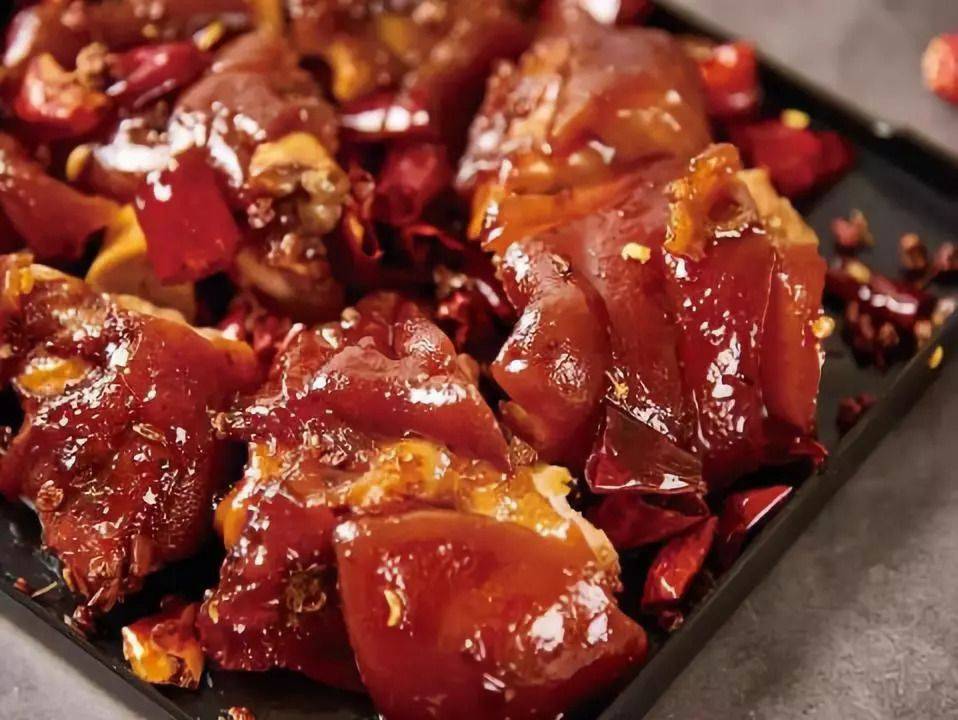 贵州有个青岩古镇,猪蹄子天下闻名,配上米线更是一绝!_猪脚_军事_贵阳