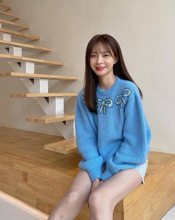 原创沈梦辰为了显腿长穿8厘米短裤故意不p图不料凹出的腿比海涛都粗