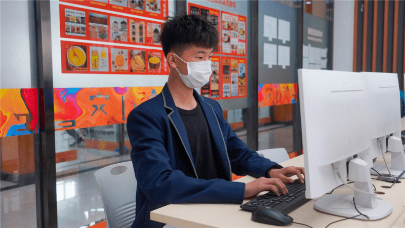 【学生故事】杨鹏宇:"涅槃重生",从"新"起航