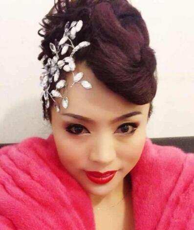 如今的霍云龙活跃在网络直播里,喜欢看直播的朋友可能见过他的身影.