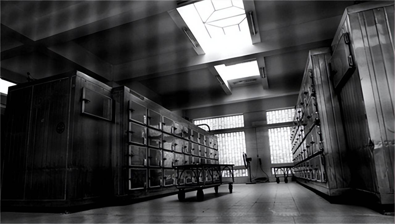 2013年,合肥市殡仪馆内传出婴儿哭声,送医后孩子父亲却拒绝探望_治疗