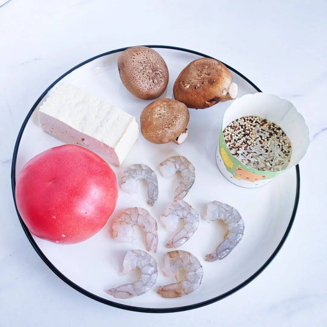 原创
健康减肥晚餐怎么吃?一周快手带量食谱示范
一、口味清淡二、能量适宜三、主食粗细搭配,蔬菜和蛋白充足