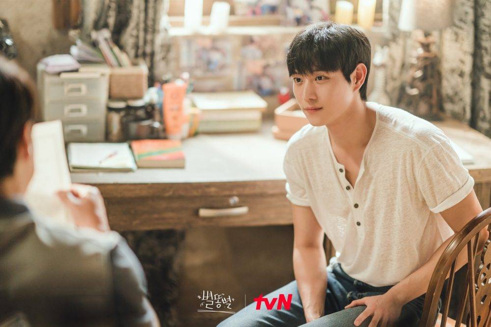 首播评价,3大看点整理,揭露韩国演艺圈背后秘辛_金永大_圣经_孔泰成