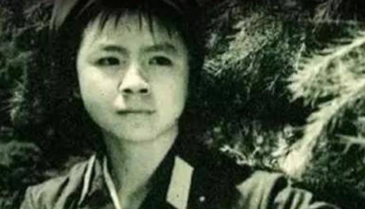 越南第一个牺牲的女兵，遗体至今没找到，被运回时只剩下一截肠子