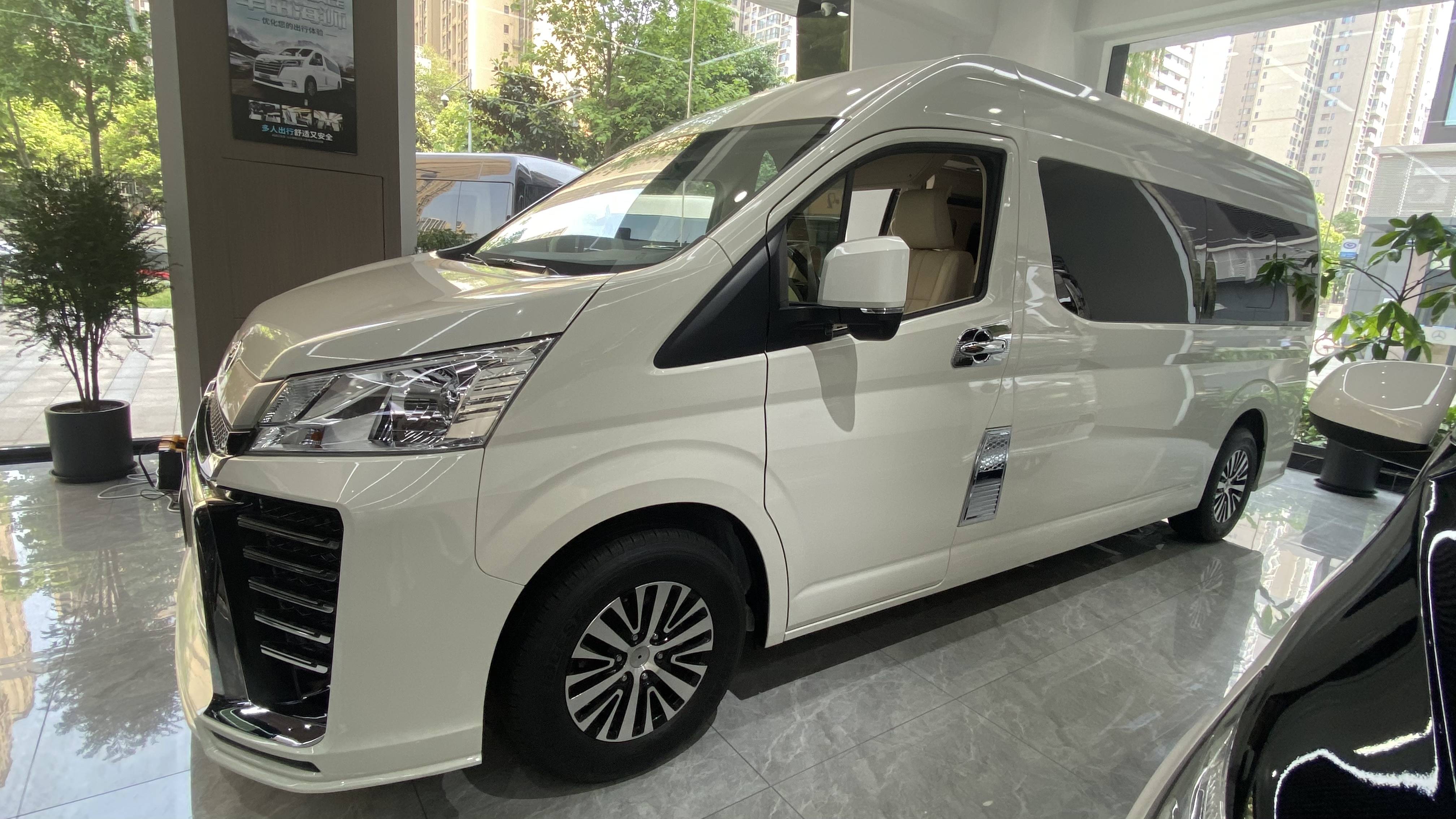 蓝牌c照九座商务车丰田海狮这个五一开上它和家人出去旅行吧