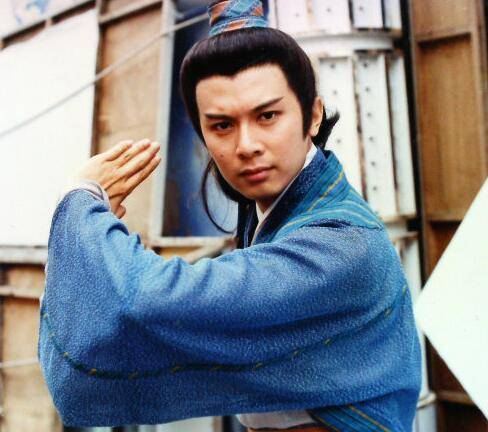 他的好朋友吕颂贤也告诉记者,"何宝生最喜欢做的事就是赌博,而且每晚