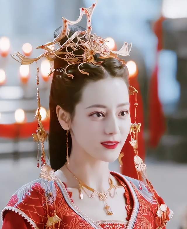 盘点娱乐圈凤冠霞帔最美10位女星敢问哪位佳人能拿捏住你