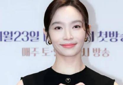 李敏英:长相不输宋慧乔,新婚13天遭丈夫家暴,如今46岁不敢再婚_李灿