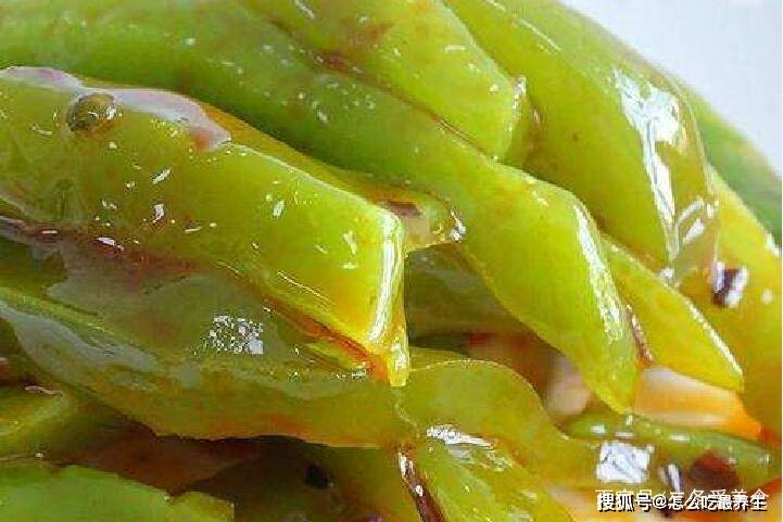 老媽醃萵筍,一醃就是20斤,2天就能吃,鮮脆開胃,放3月也不壞_做法_水分