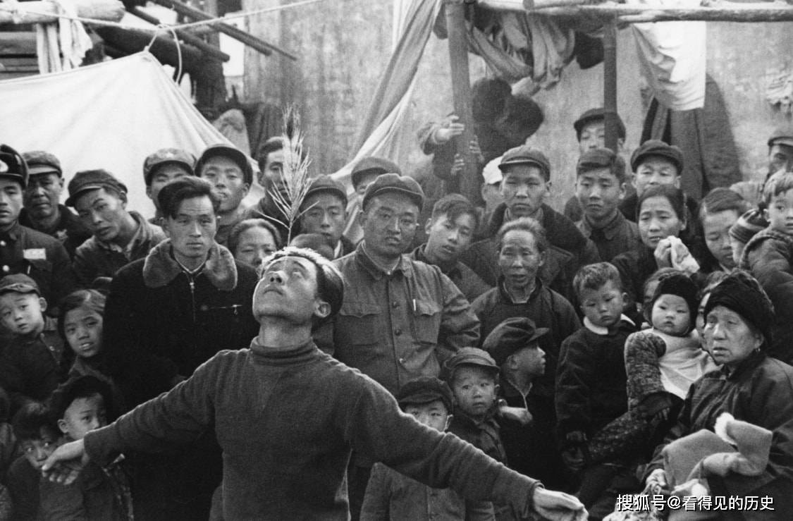 老照片1955年北京天桥的艺人老北京的气息