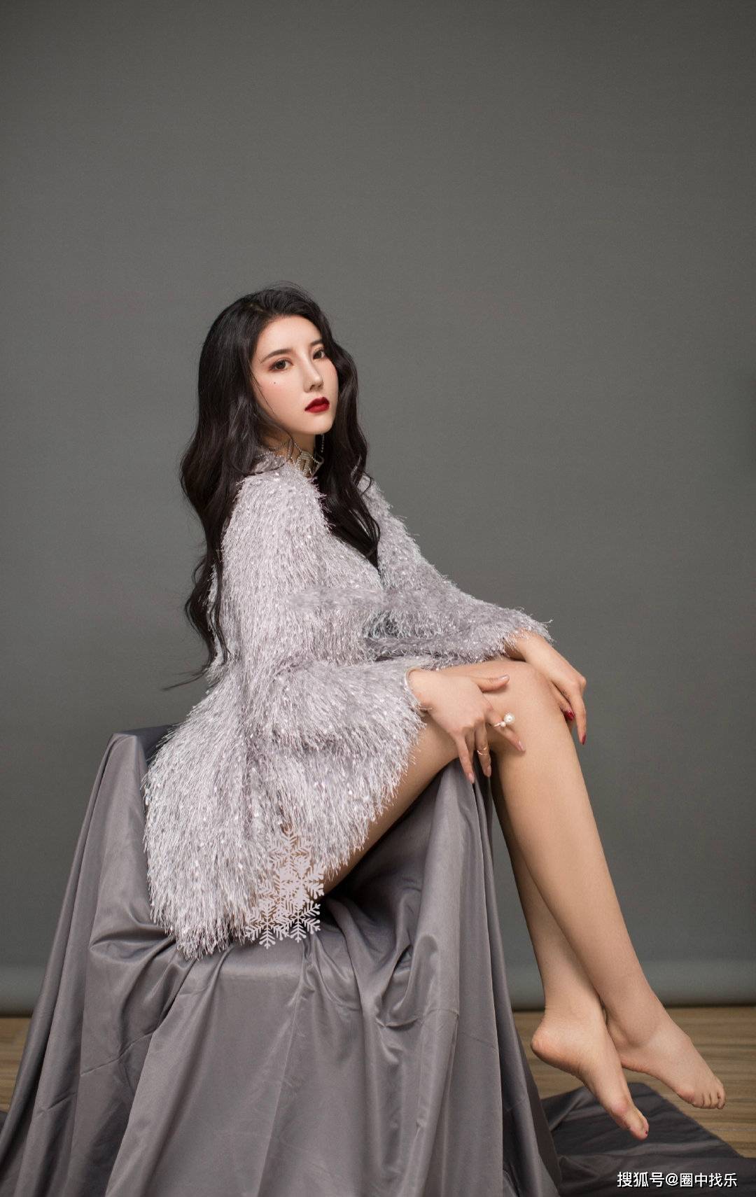 健身美女刘太阳火了蜂腰细臀美到犯规网友这身材不得不服