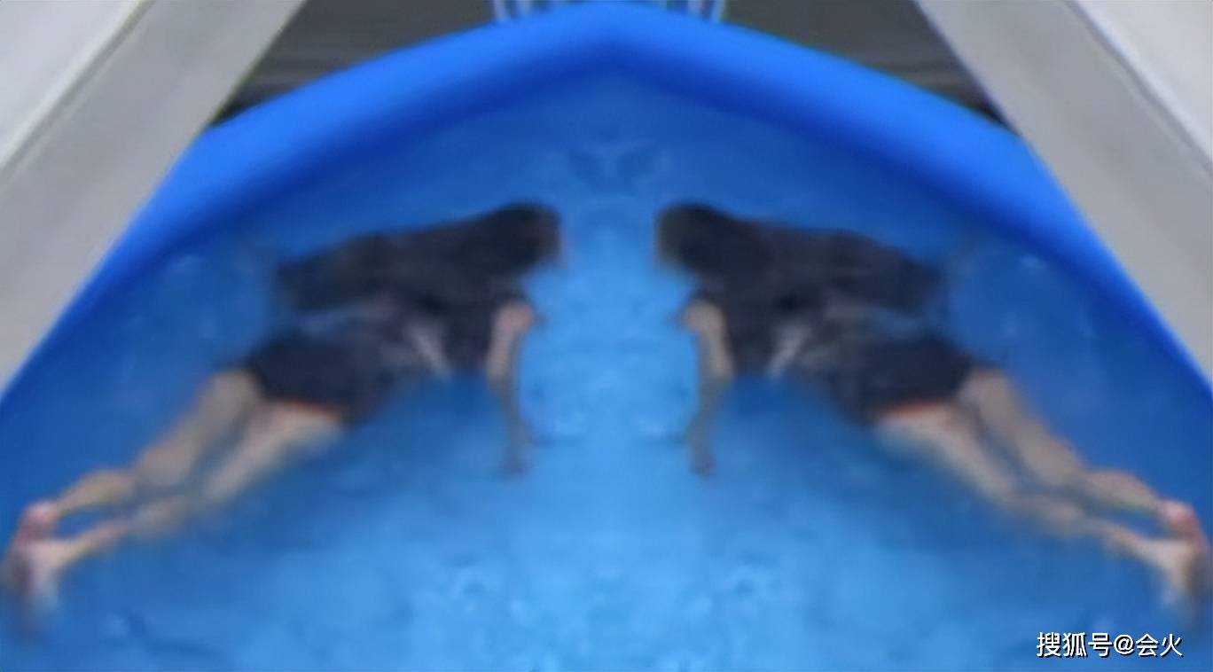 张柏芝穿背心短裤下水游泳 长腿泡水中又细又白 手机落水引尖叫 潜水 视频 镜头