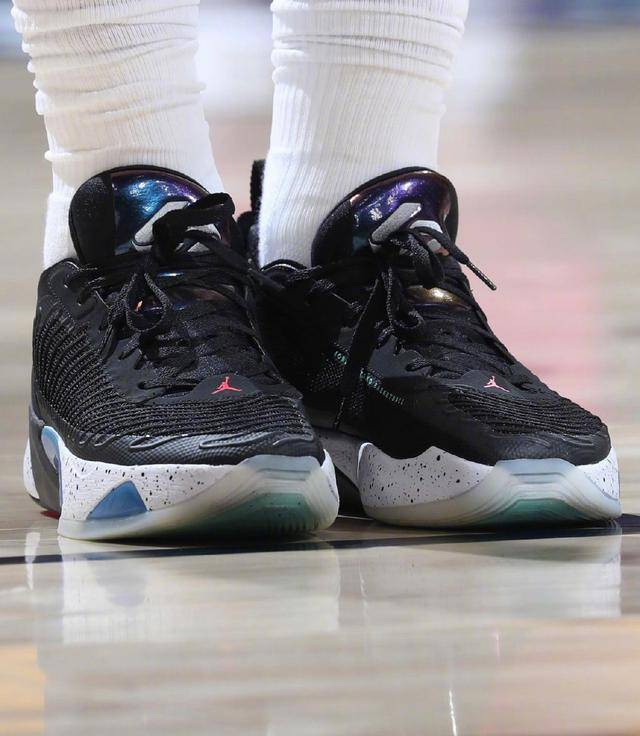 东契奇1代曝光!中底采用新科技低帮造型有点帅jordan用心了?