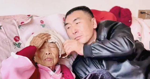 85岁马玉琴生病,小32岁丈夫守一旁照顾,网友:要不行了?