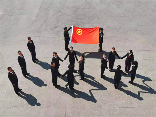 长白县法院团委主题活动展风貌_青年_干警_青春