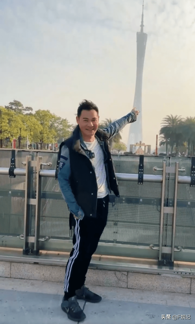 Tvb男艺人黄智贤重游广州大赞漂亮很多近年成为厨男经常下厨 发展 内地 视频