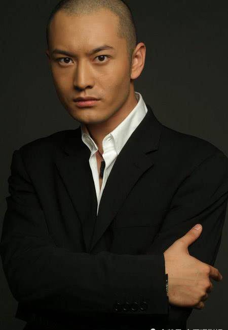 原创对比18岁的秦岚不明白黄晓明为什么会选择angelababy杨颖