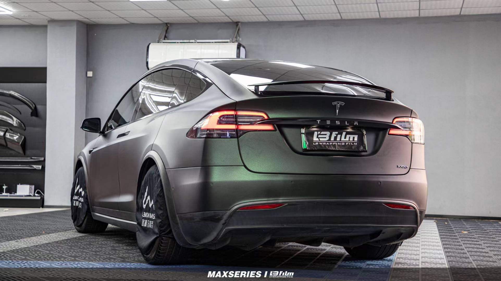 特斯拉modelylbfilm改色膜闪影橄榄绿