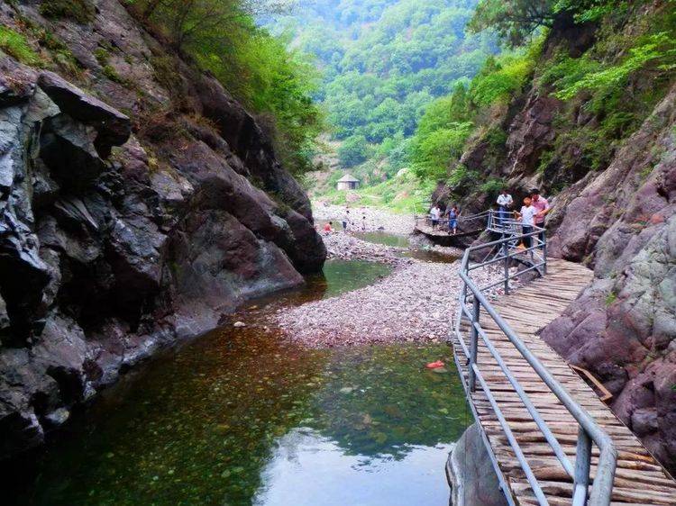 原創濟源冷門4a景區地質景觀眾多擁有獨特火山岩地貌人少名氣小