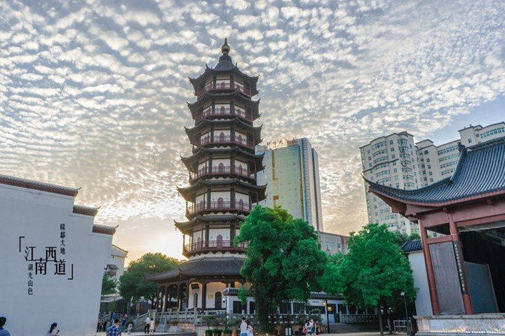 南昌一奇特建筑,名字听起来很神经,为本地镇城之宝,地位重要_宝塔