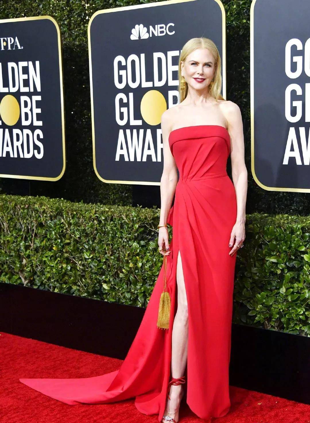 原创53岁的妮可基德曼气质太美一身白衣干练优雅不打针的脸真实美