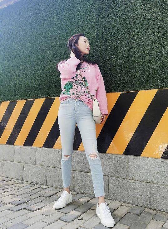 39岁霍思燕学00后穿"少女袜",本以为会很违和,结果潮到爆_杜江_牛仔裤