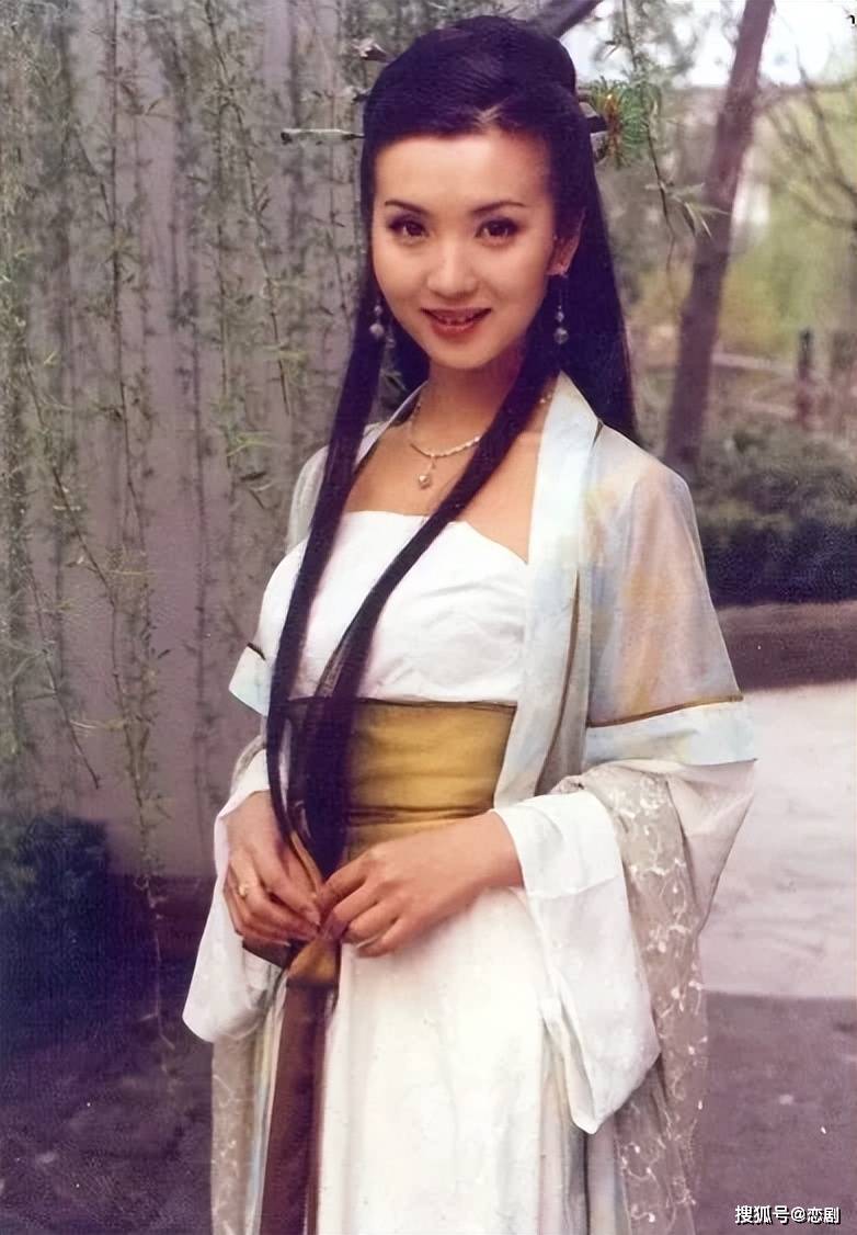 她在胡兵版《天龙八部》中饰演刁蛮的"阿紫".