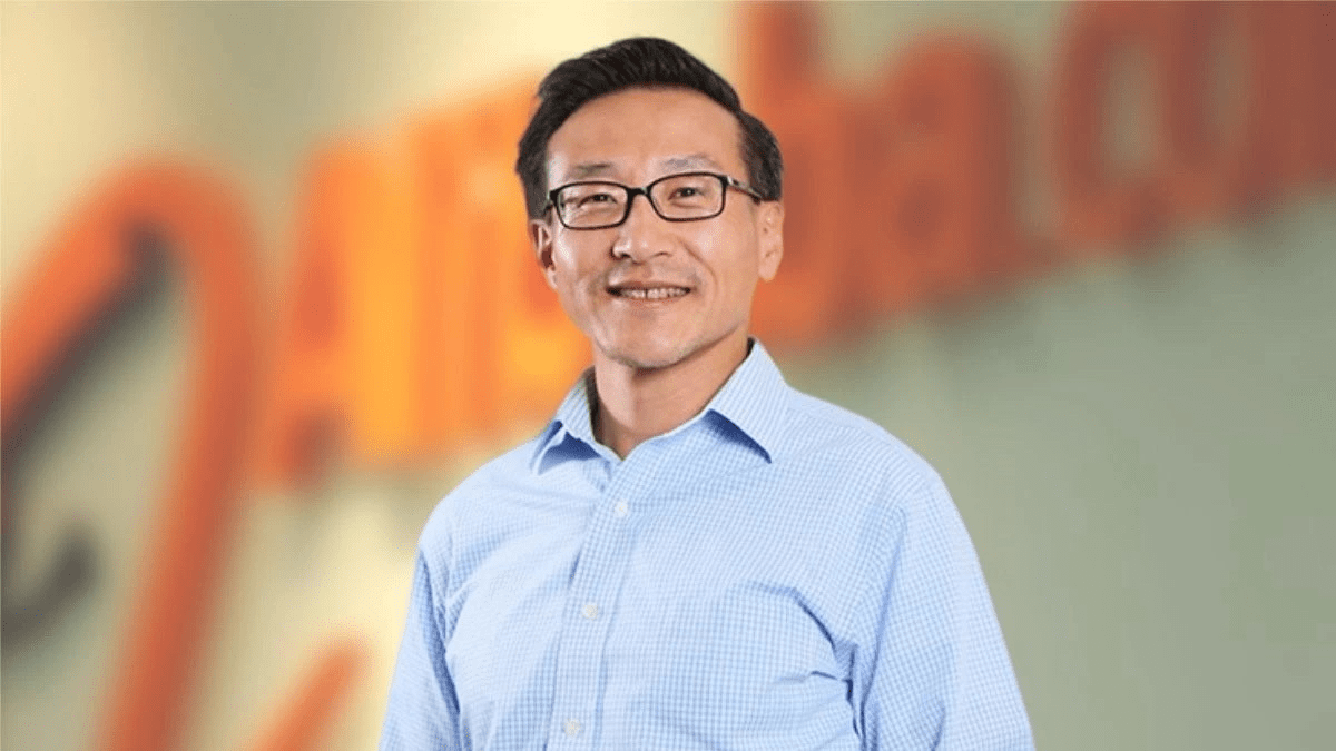 他在美国年薪70万，为了辅佐马云，辞职回国，月薪500元，为啥？_搜狐网