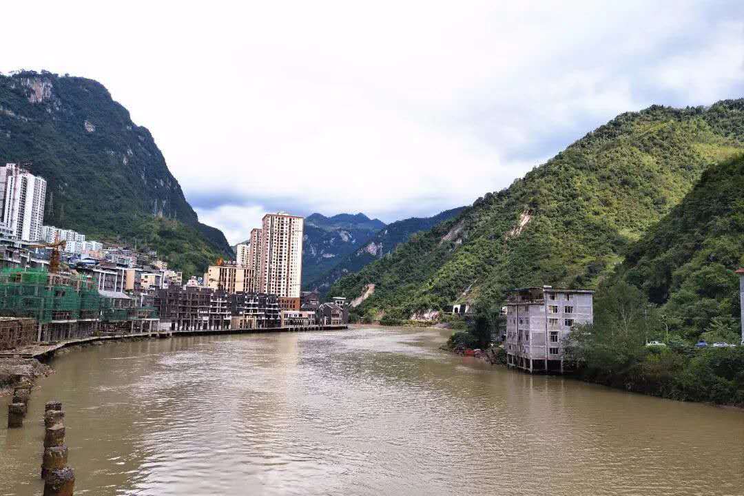云南有个建在峡谷的城市，依山傍水险象环生，被誉为“一线城市”