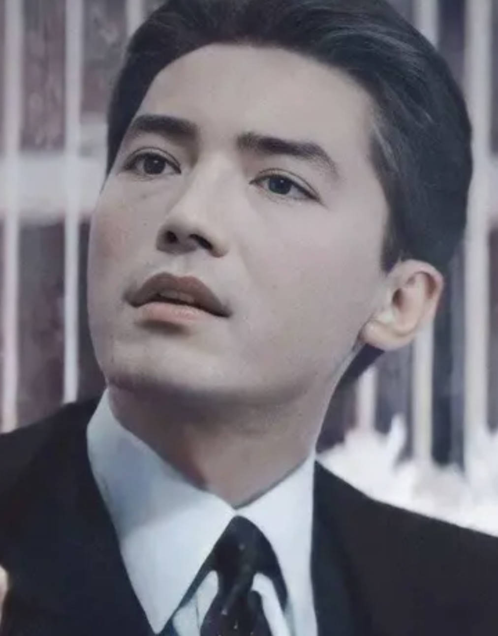 一美男子,魅力刻在了骨子里,现在的小鲜肉真是比不上_男性_气质_发型