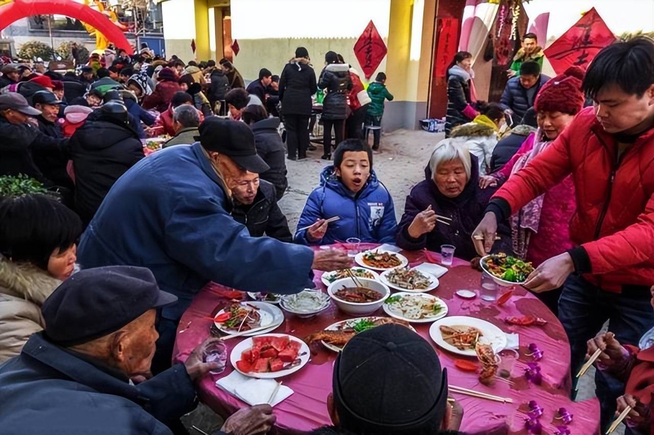 流水席场景图片