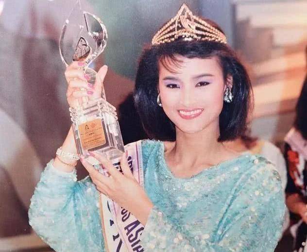 原创她是首位亚姐冠军曾遭大12岁前夫家暴如今56岁事业翻红却单身