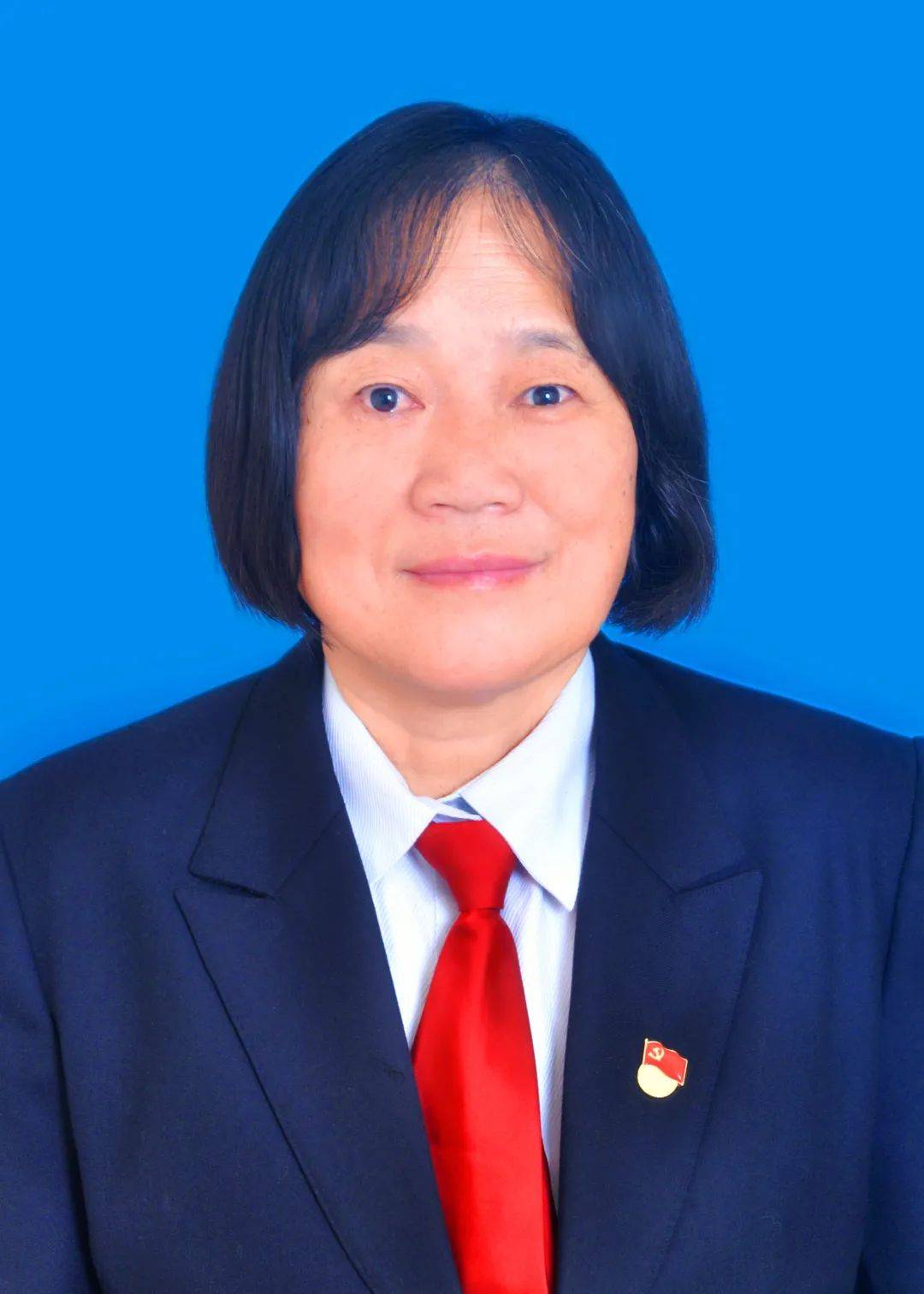 【人物简介】续辉,女,1963年7月出生,湖北省通城县司法局法律援助中心
