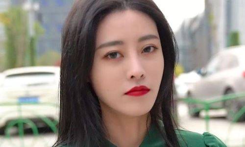 抖音网红胡桃佳子lj是谁她是干什么的 她怎么火起来的