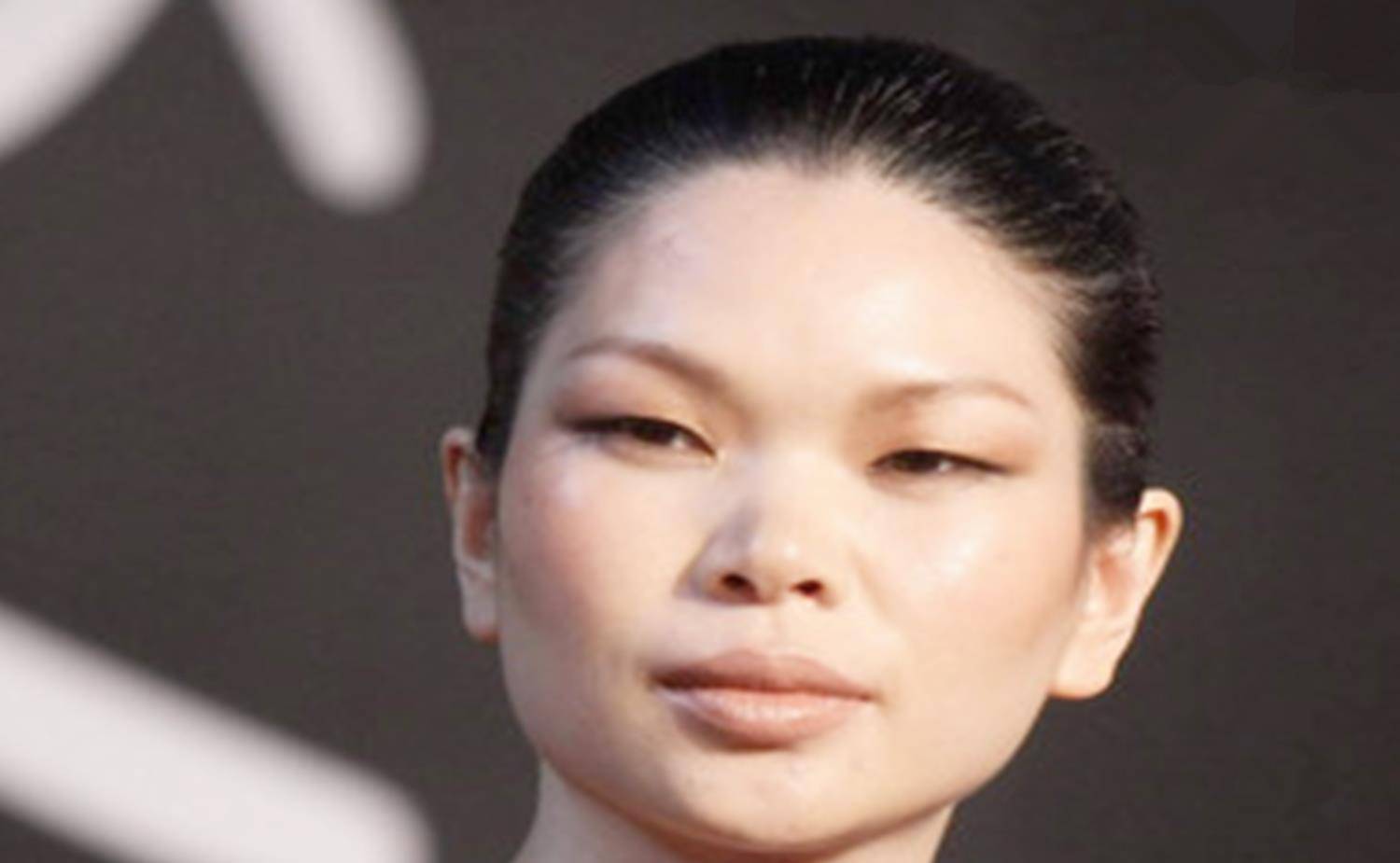 但模特界也有一些超模,她们的颜值在我们看来实在无法接受,就比如吕燕