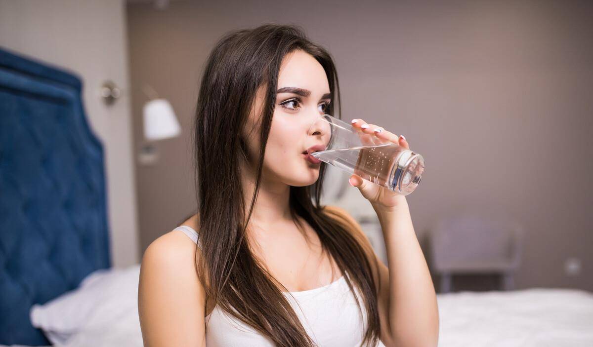 今天才知道不论男人女人切记有个时间不要喝水涨知识了