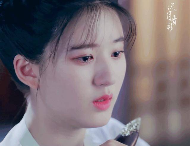 盼了一年,这位当红小花终于官宣了!_赵露思_演技_剧情