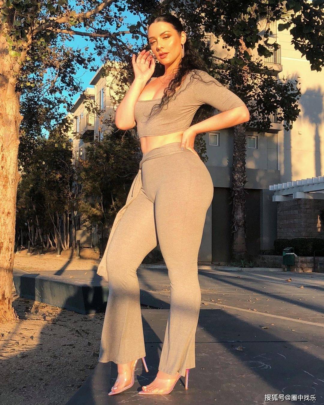 然而,维多利亚依然带着自己的热情朝着自己的目标努力,并且她打算直到