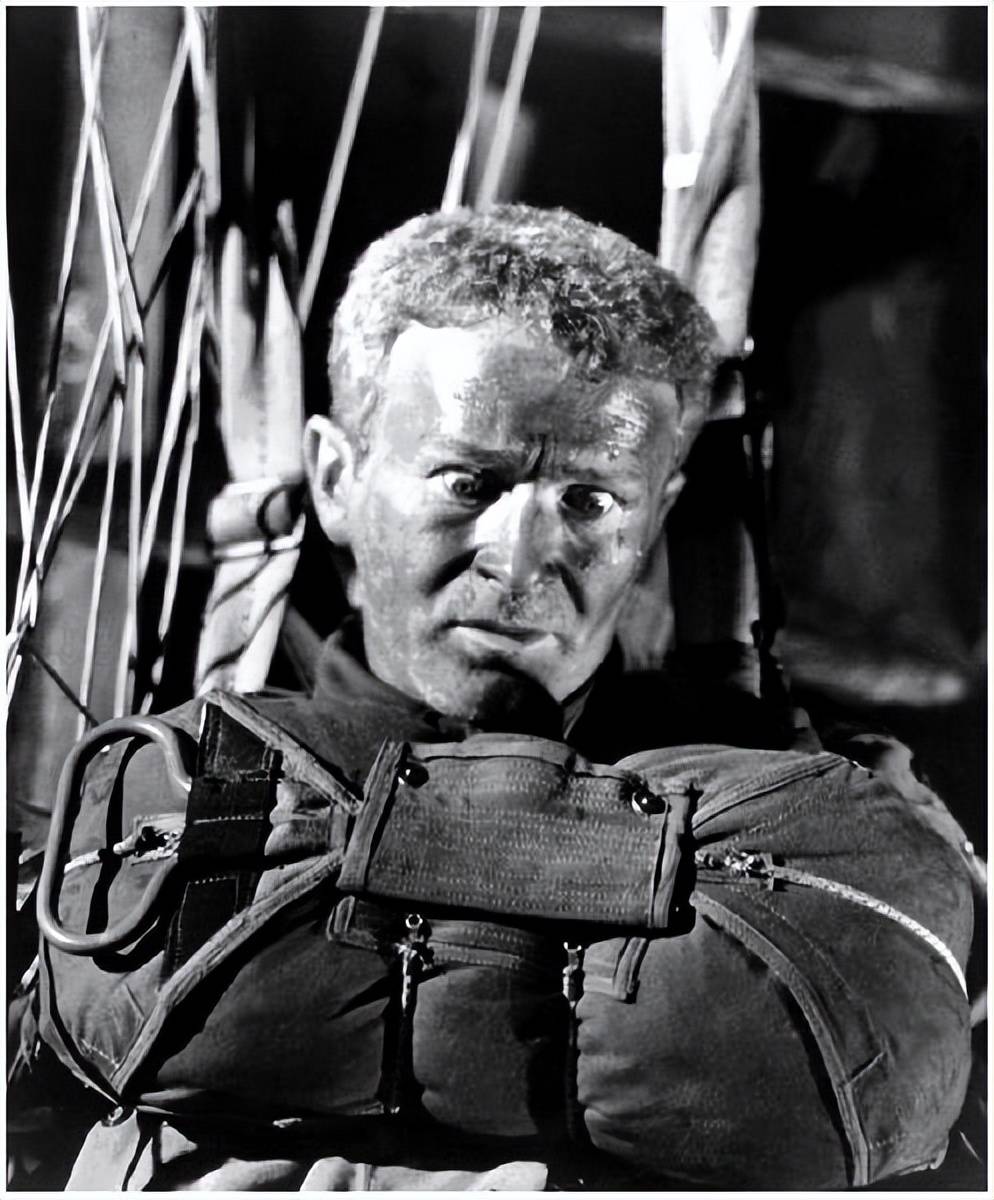 功成名就,至今雕像挂在半空中_梅尔埃格利斯_约翰·斯蒂尔_教堂