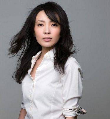 张嘉译被她迷得神魂颠倒离婚后又恋上孙红雷今44岁仍别有韵味