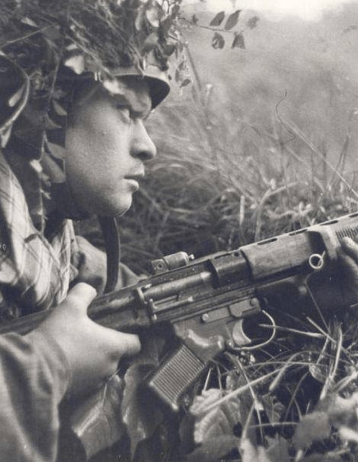 63式自动步枪伞兵型图片