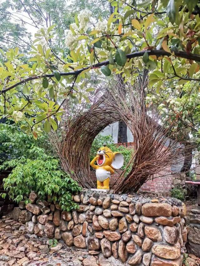 河南栾川栾川砚台村童话小镇盛装开园