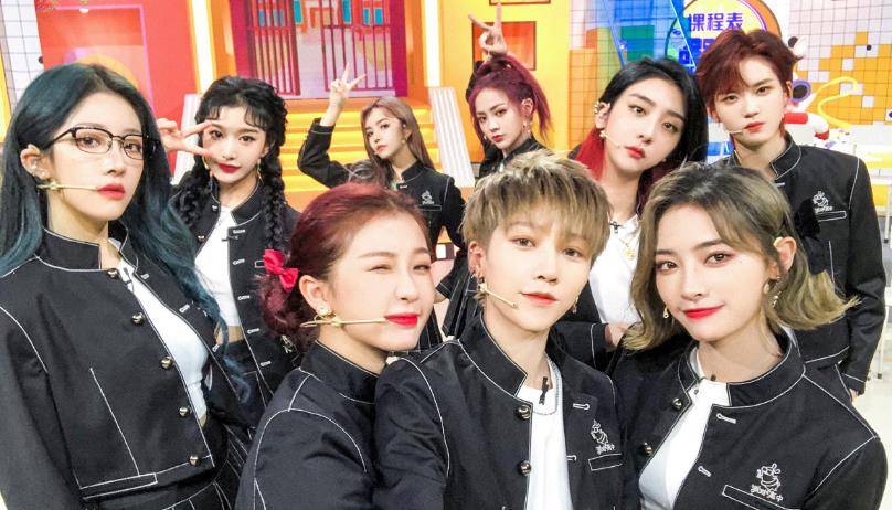组合歌手人气排行榜_组合热度排名:硬糖吊打THE9,TFBOYS不敌时代少年团!