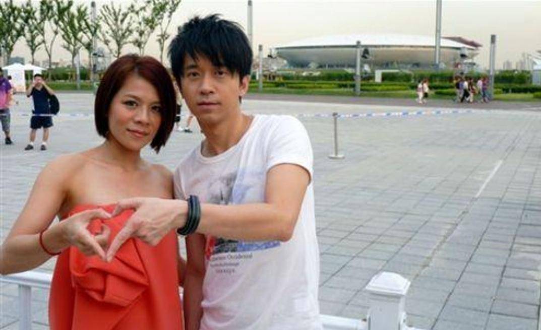 《我们都是有歌的人》中,江美琪开始与老公林振益合作创作