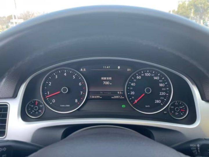 到了第四次我车小表2420公里,机油尺为四格.