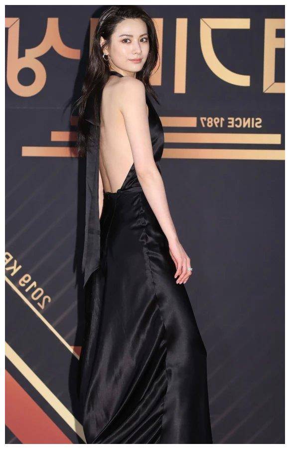 林珍娜作为演员获奖,红地毯的她更是震惊了整个网!